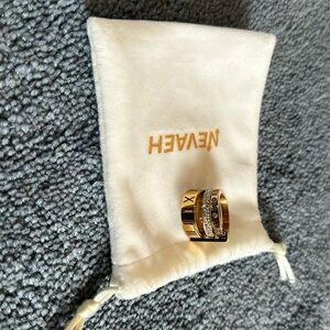 Neveah Ring